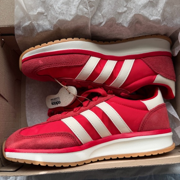 Adidas Red and White RUN 70s 2.0 - Picture 3 of 4